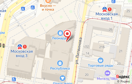 Торговый дом Парикмахер на площади Революции на карте