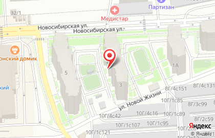 Март на Новосибирской улице на карте