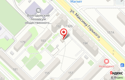 Продовольственный магазин У дома на улице М.Горького на карте