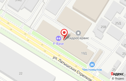 Футбольный клуб Лавина на улице Латышских Стрелков на карте