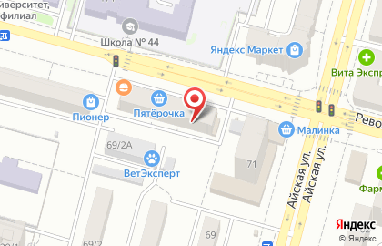 Семейный на Революционной улице на карте