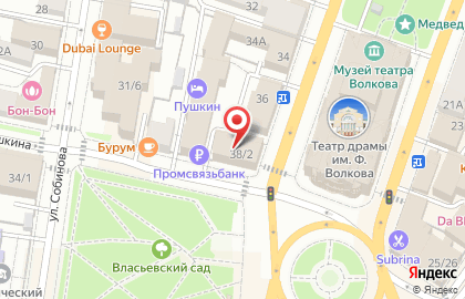 Магазин у дома Бристоль на улице Ушинского на карте