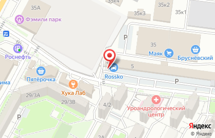 Куриный двор на улице Бруснева на карте