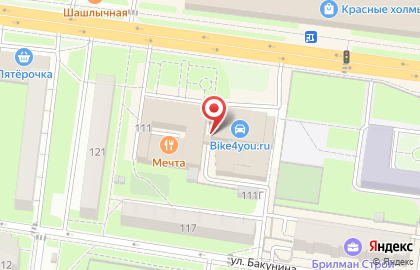 Обувной двор на улице Суворова на карте