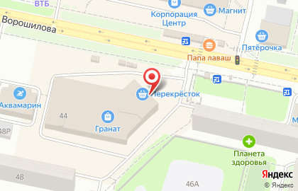 Супермаркет Перекресток на улице Ворошилова на карте
