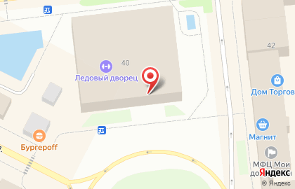 Учебно-спортивный центр Учебно-спортивный центр на Строительной улице на карте