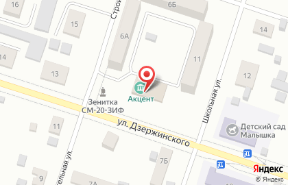 Акцент на Речной улице на карте