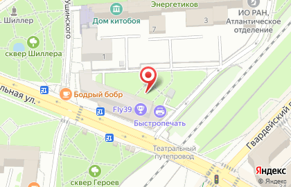 Малыш на Театральной улице на карте
