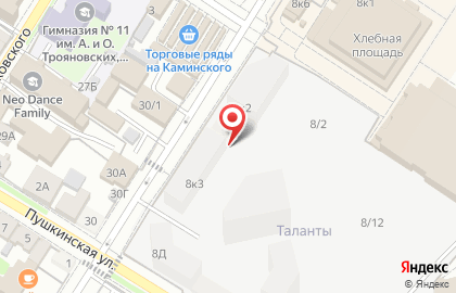 Комус на Хлебной площади на карте